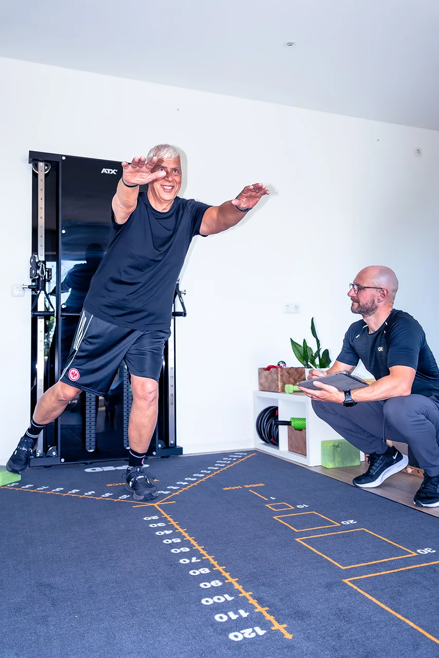 Michael Amersbach: Physiotherapeut, Therapeut für Manuelle Therapie, Fachwirt für Prävention und Gesunderhaltung, Fitnessfachwirt