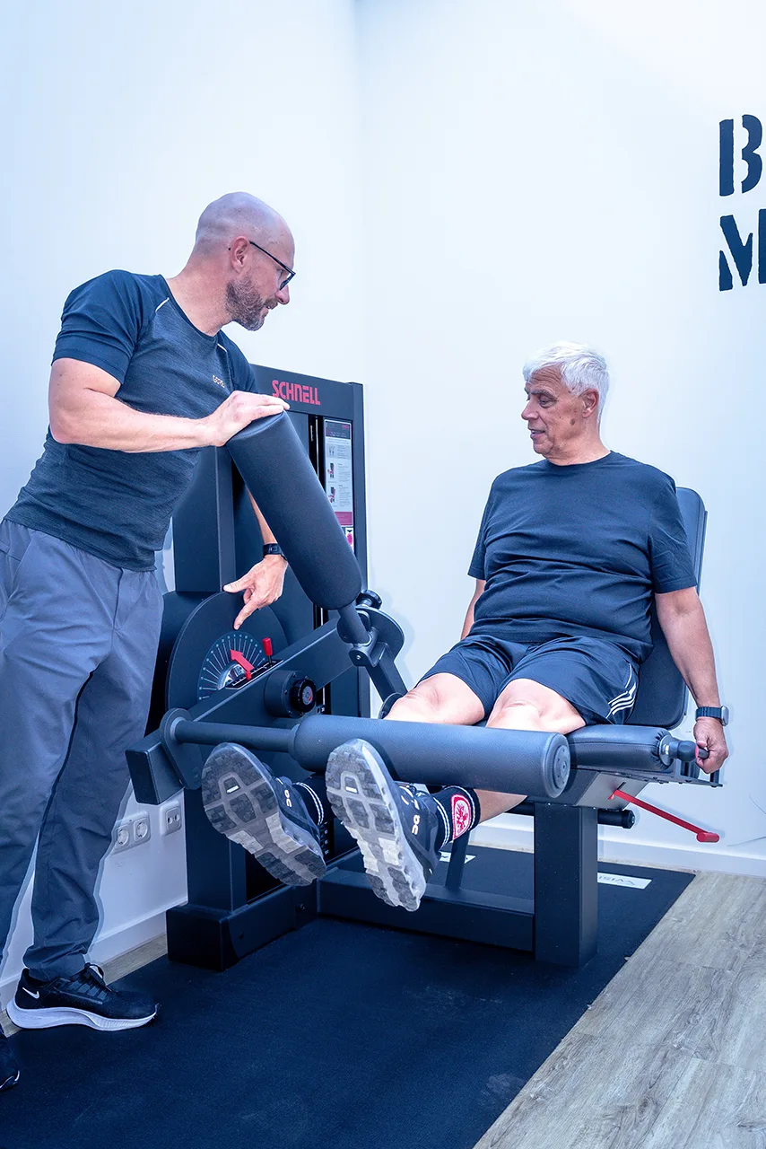 Michael Amersbach: Physiotherapeut, Therapeut für Manuelle Therapie, Fachwirt für Prävention und Gesunderhaltung, Fitnessfachwirt