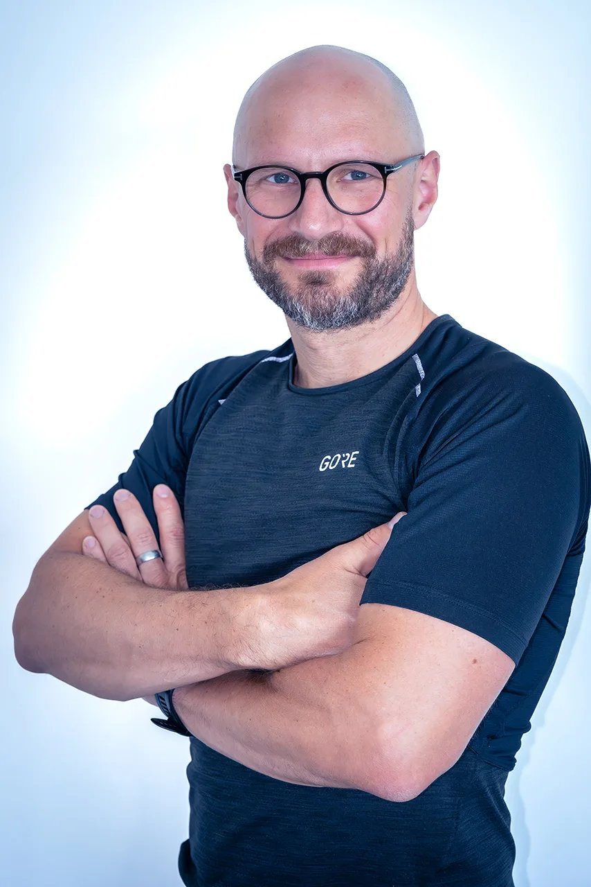 Michael Amersbach: Physiotherapeut, Therapeut für Manuelle Therapie, Fachwirt für Prävention und Gesunderhaltung, Fitnessfachwirt
