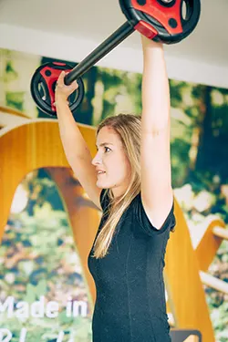 Stefanie Nuber: Physiotherapeutin, Manuelle Therapie, Manuelle Lymphdrainage und Krankengymnastik am Gerät